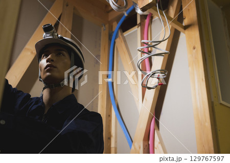 ユニットバスの配線工事 129767597