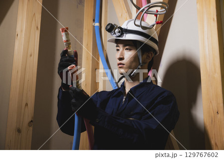 ユニットバスの配線工事 129767602