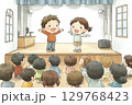 子どもたちがステージで劇やダンスを発表している 129768423