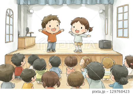 子どもたちがステージで劇やダンスを発表している 129768423