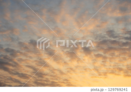 秋の空『朝焼けのひつじ雲』 秋の空『朝焼けのひつじ雲』 129769241