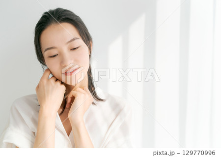 30代女性の美容イメージ 129770996