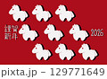 かわいい午年の年賀状紅白 129771649