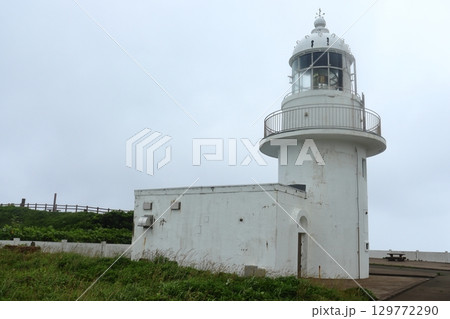 津軽半島の龍飛埼灯台（青森県外ヶ浜町） 129772290