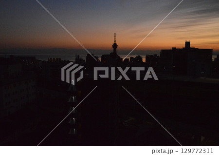 夕景・シルエット(別府駅 西口/大分県別府市駅前町) 夕景・シルエット(別府駅 西口/大分県別府市駅前町) 129772311