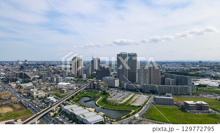 現代都市のドローン空撮 現代都市のドローン空撮 129772795