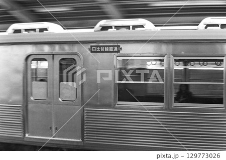 東急東横線、日比谷線直通列車のサボ、7000系7011号車、都立大学にて、1983年3月9日 東急東横線、日比谷線直通列車のサボ、7000系7011号車、都立大学にて、1983年3月9日 129773026