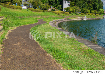 夏の瀬田川風景 滋賀県大津市 夏の瀬田川風景 滋賀県大津市 129773355