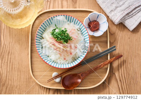冷やし鯛茶漬け｜冷たいお出汁で食べる夏ごはん 129774912