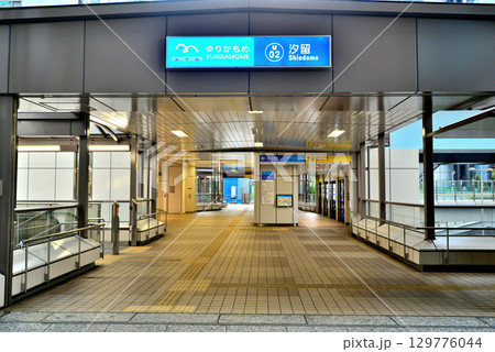 ゆりかもめ 汐留駅 改札口 ゆりかもめ 汐留駅 改札口 129776044
