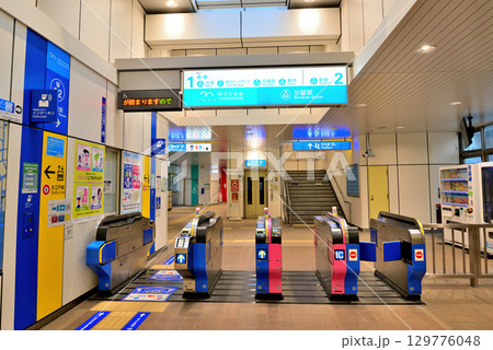 ゆりかもめ 汐留駅　改札口 129776048