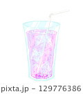 ストローと氷の入ったピーチソーダ 129776386