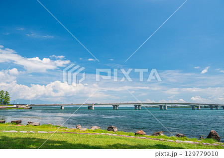 膳所城跡公園からの近江大橋の景観 滋賀県大津市 膳所城跡公園からの近江大橋の景観 滋賀県大津市 129779010