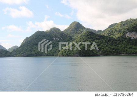 sea and mountains in vietnam 129780264