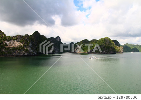 sea and mountains in vietnam 129780330
