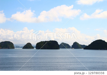sea and mountains in vietnam 129780338