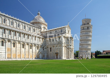 View of empty Cathedral and Bell Tower in Pisa. Italy. 129780495