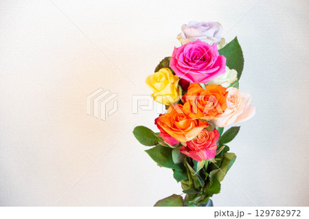 カラフルなばら 129782972