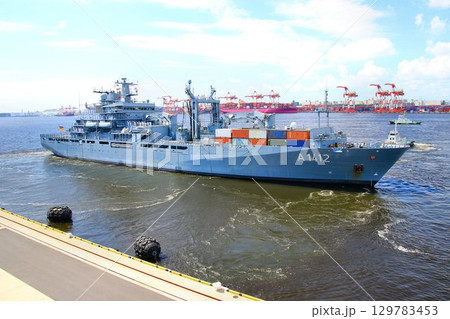 同志国との絆を深めるために来日した… ドイツ海軍・補給艦『フランクフルト・アム・マイン』 129783453