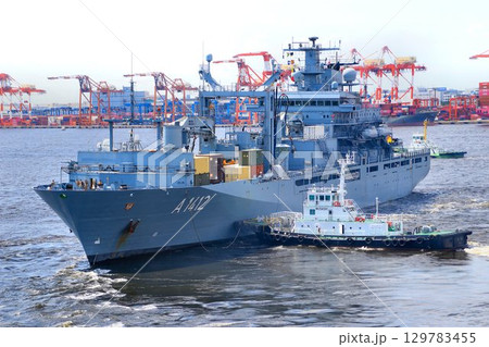 同志国との絆を深めるために来日した… ドイツ海軍・補給艦『フランクフルト・アム・マイン』 129783455