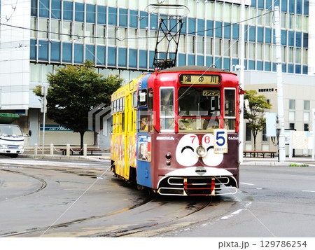 函館市電（路面電車）の風景　函館駅付近 129786254
