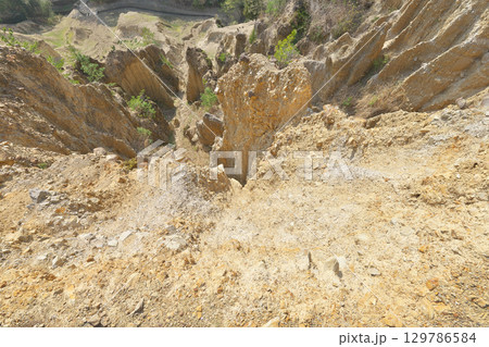 【阿波の土柱】 徳島県阿波市阿波町北山 【阿波の土柱】 徳島県阿波市阿波町北山 129786584