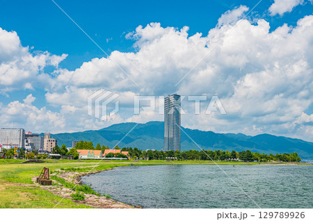 琵琶湖なぎさ公園夏景色　滋賀県大津市 129789926