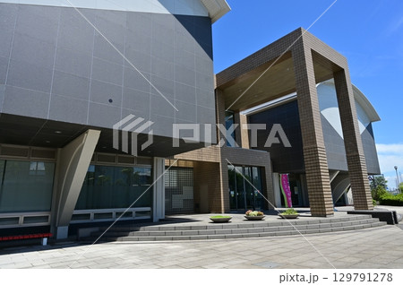 大阪府立弥生文化博物館（大阪府和泉市） 129791278