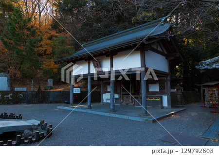 冬の岡山県岡山市 三備一宮 吉備津神社 一童社 冬の岡山県岡山市 三備一宮 吉備津神社 一童社 129792608
