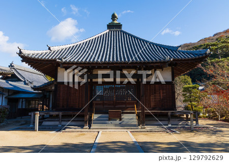 冬の岡山県岡山市 普賢院 本堂 冬の岡山県岡山市 普賢院 本堂 129792629