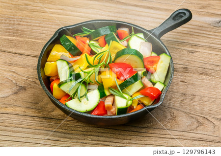 ラタトゥユ　Ratatouille, a stew of summer vegetables 129796143