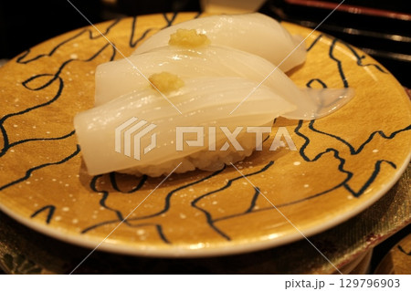富山の新鮮なイカ寿司 白いか握り 北陸グルメ 129796903