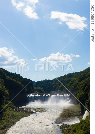 沈堕の滝と空(大分県豊後大野市) 沈堕の滝と空(大分県豊後大野市) 129804250