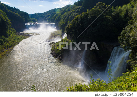 沈堕の滝と空（大分県豊後大野市） 129804254