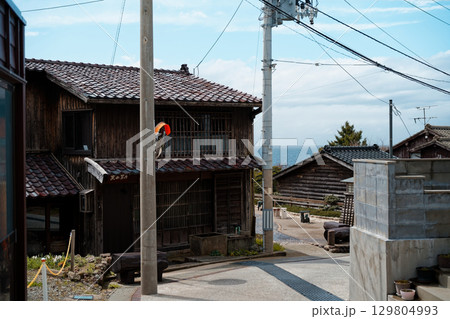 佐渡ヶ島の街並み 佐渡ヶ島の街並み 129804993