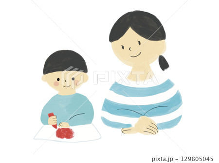 イラストを描く子供を見守る母 129805045