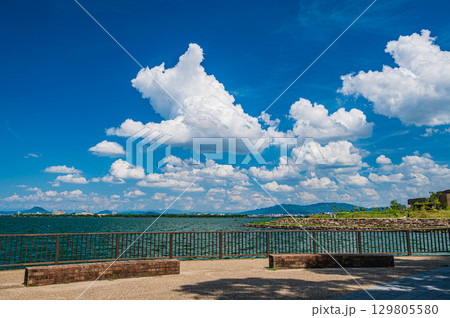 琵琶湖なぎさ公園夏景色　滋賀県大津市 129805580