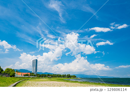 琵琶湖夏景色　滋賀県大津市 129806114