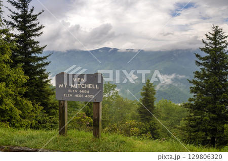Scenic drive road trip on Blue Ridge Parkway in North Carolina Appalachian mountains. Mt Mitchell overlook observation point 129806320
