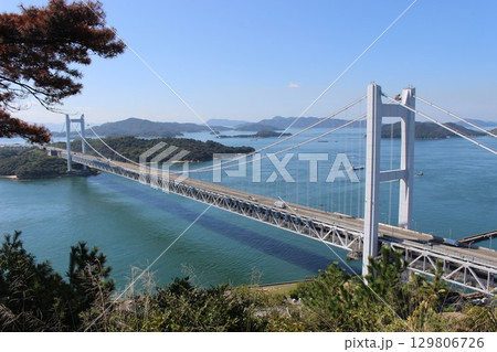 白い大橋が架かっている風景 白い大橋が架かっている風景 129806726