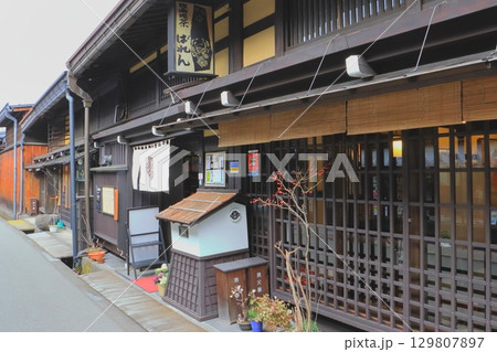 古い町並（飛騨高山） 129807897