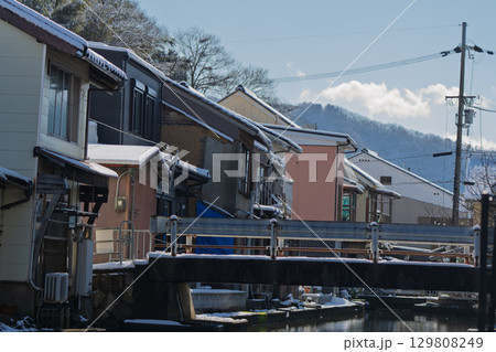 昔ながらのレトロな風景の漁師町舞鶴市吉原地区を撮影 129808249