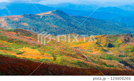 秋の栗駒山登山（栗駒山～秣岳 ： 秣岳方面の眺め） 129808268