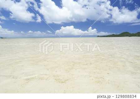 【沖縄県石垣島】底地ビーチ 【沖縄県石垣島】底地ビーチ 129808834