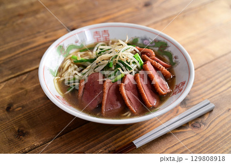 鴨醤油ラーメン 鴨醤油ラーメン 129808918