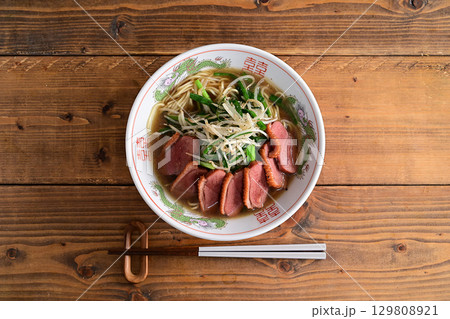 鴨醤油ラーメン 鴨醤油ラーメン 129808921