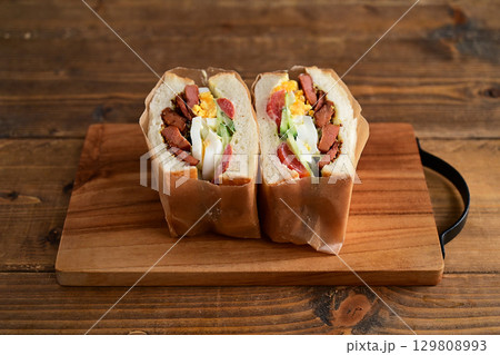 焼き豚サンドイッチ 焼き豚サンドイッチ 129808993