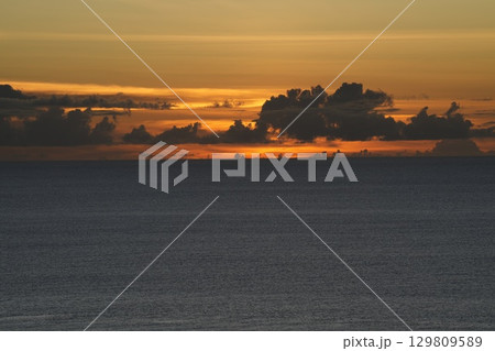 【沖縄県石垣島】平久保崎からの夕景 129809589