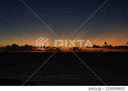 【沖縄県石垣島】平久保崎からの夕景 129809603