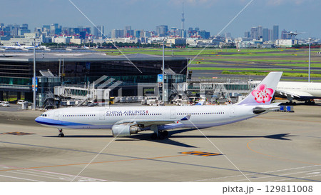 チャイナエアライン機が駐機中 129811008